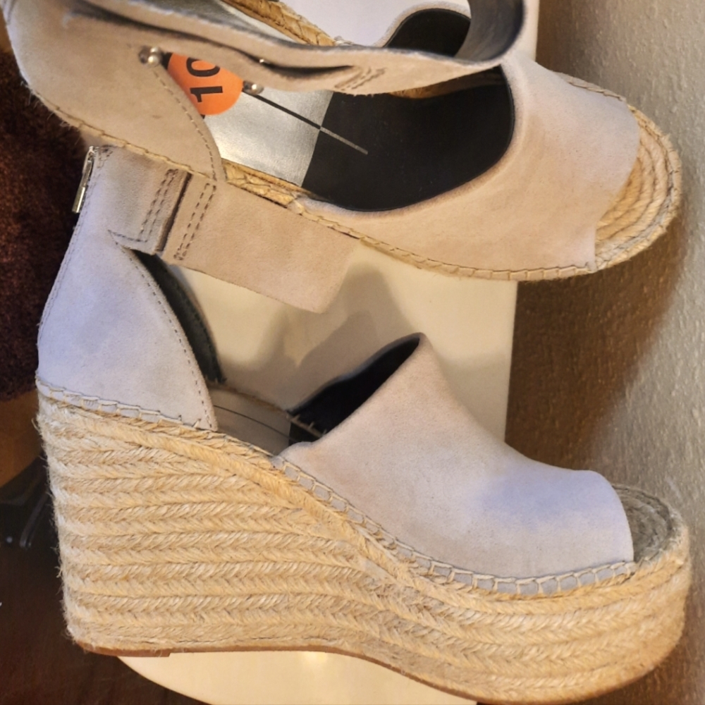 Dolce Vita Gray suede wedge espadrille size 10 New, never worn